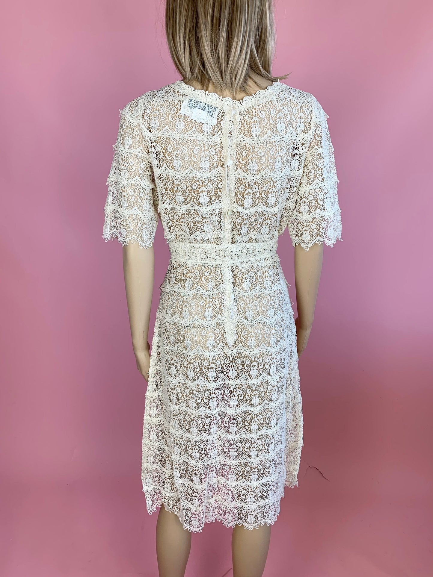 Lim's Vintage Elegant Lace Half Sleeve Midi Dress with Matching Belt