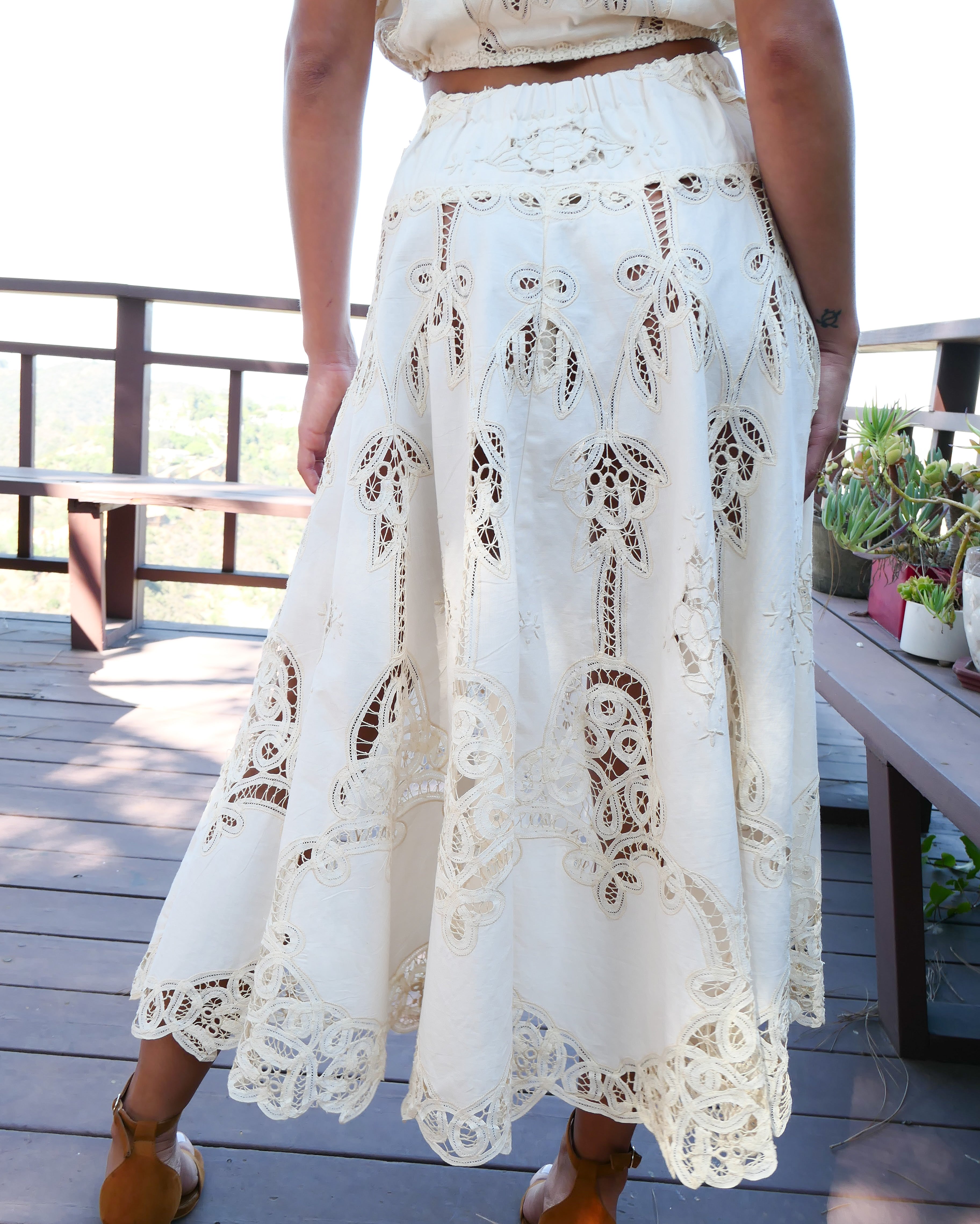 White flowy 2024 skirt vintage